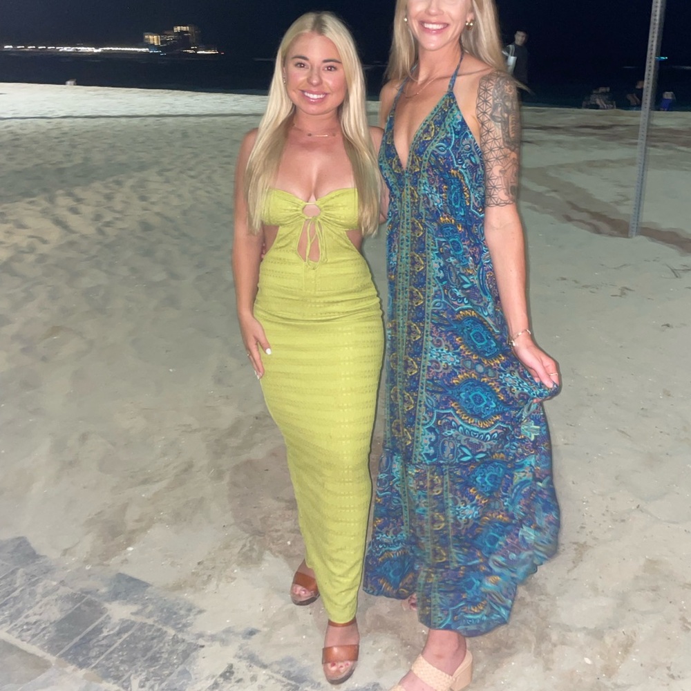 bright green back less, sexy beach dress!